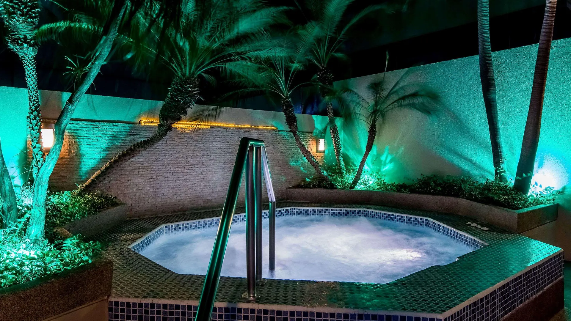 Wyndham Garden Guayaquil Hotel 4*,