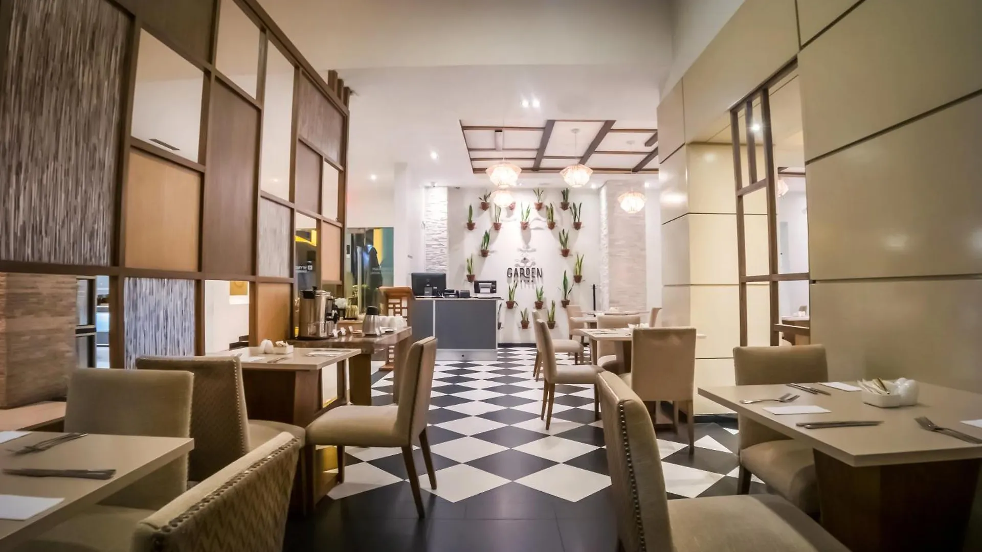 Wyndham Garden Guayaquil Hotel